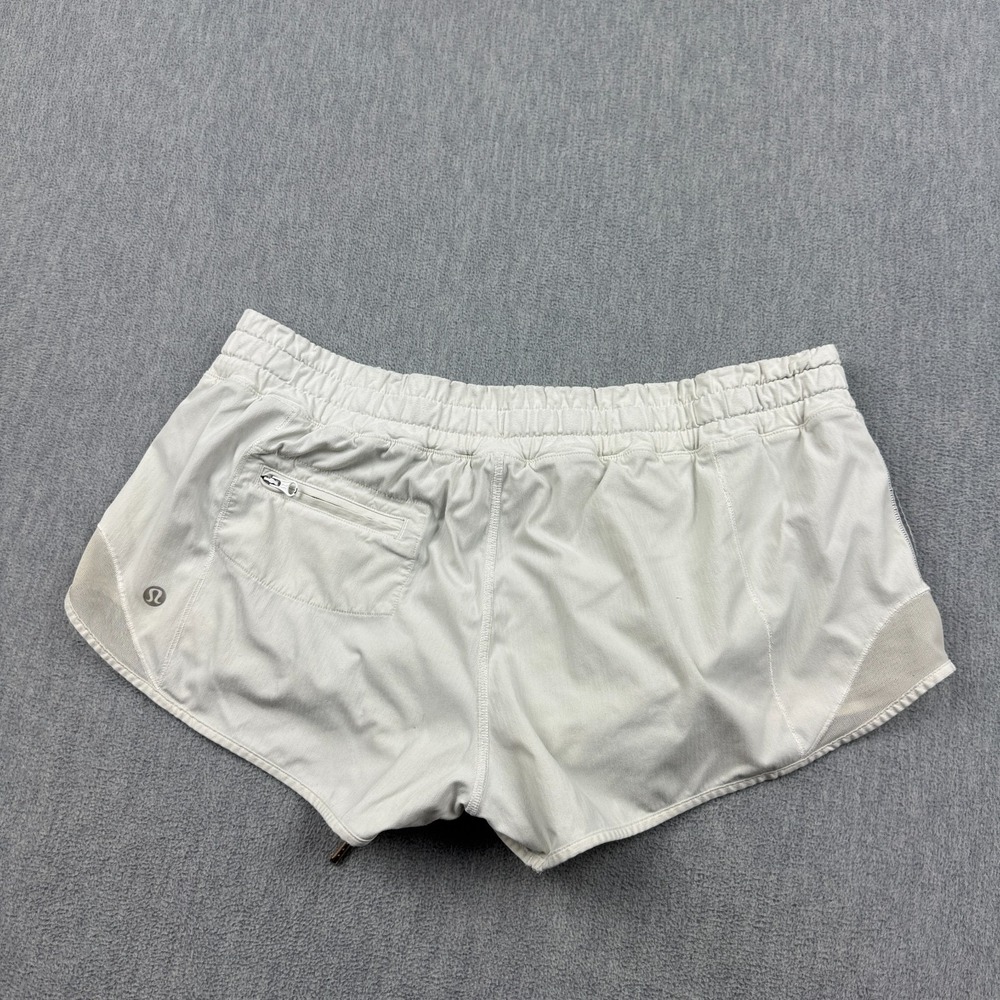 Lululemon Shorts Womens 6 Cream Hotty Hot Lined 2.5" Running Gym Workout W7ACRR - Picture 12 of 13